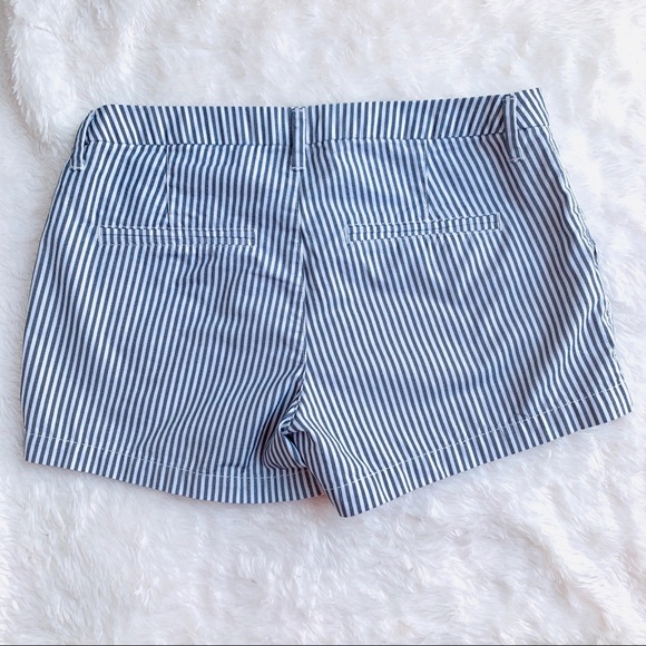 🌺Old Navy Blue and White Shorts🌺 - Picture 2 of 3